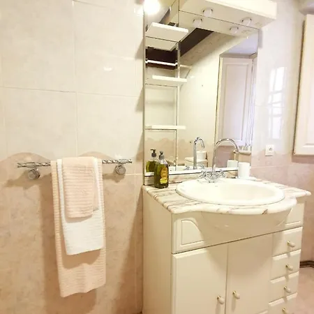 House With 4 Bedrooms In Cudillero With Wifi 5 Km From The Beach Nyaraló